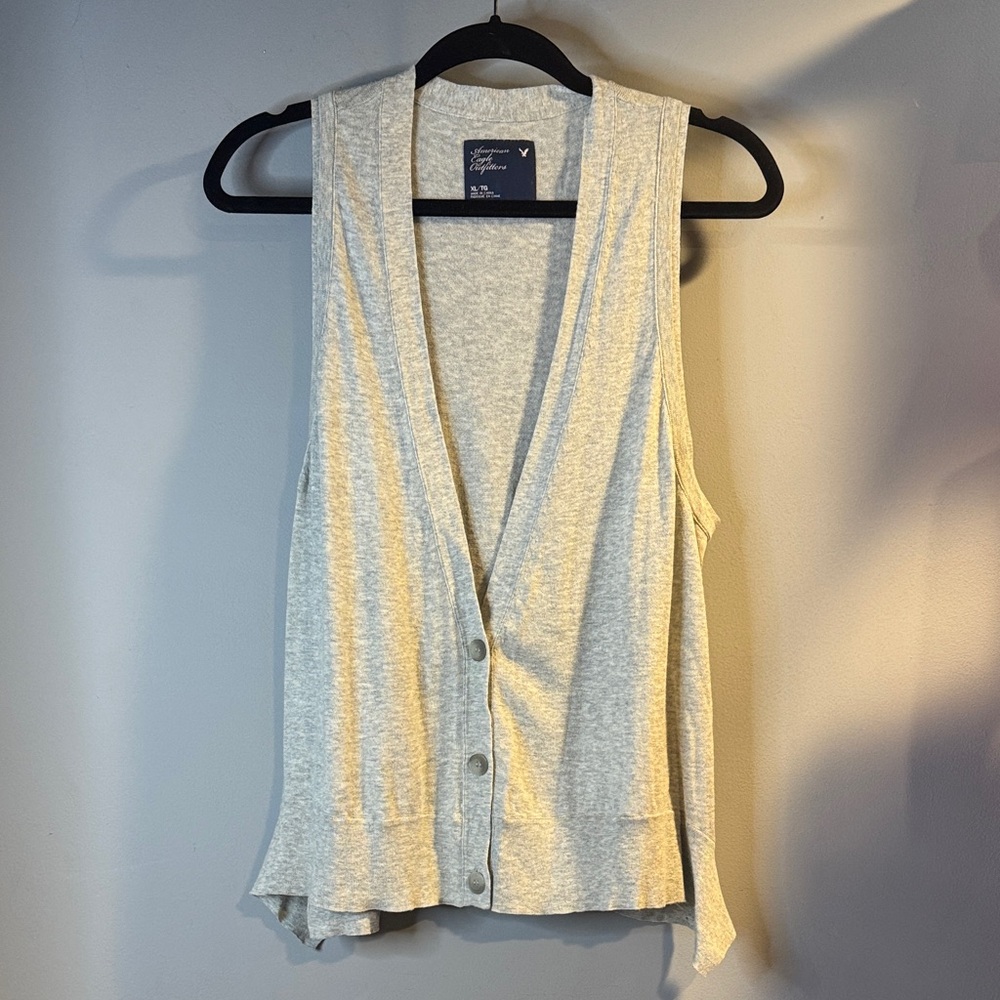 American Eagle Outfitters Light Gray Button-Up Tank vest